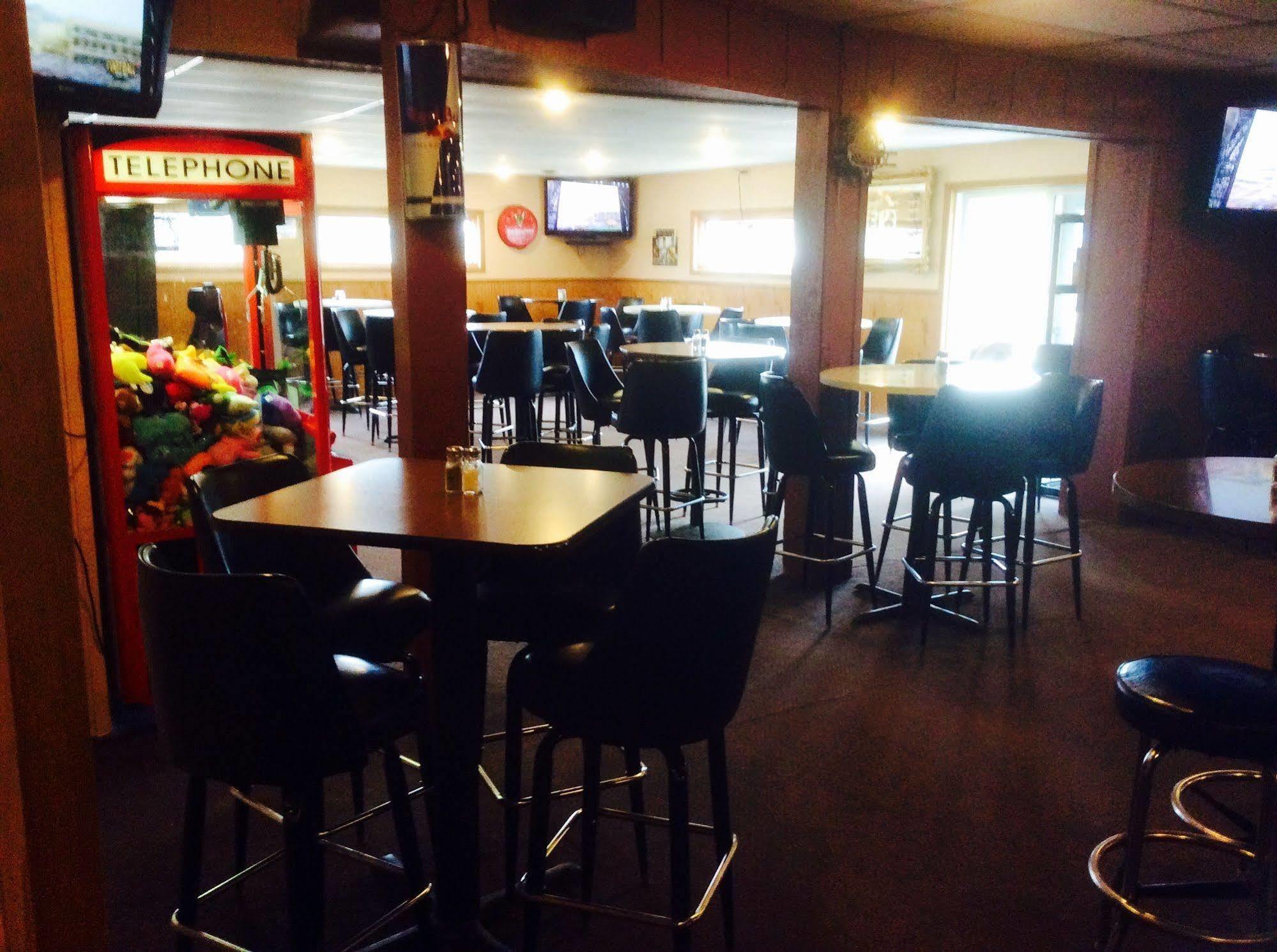 Forty Club Inn Deerwood Extérieur photo