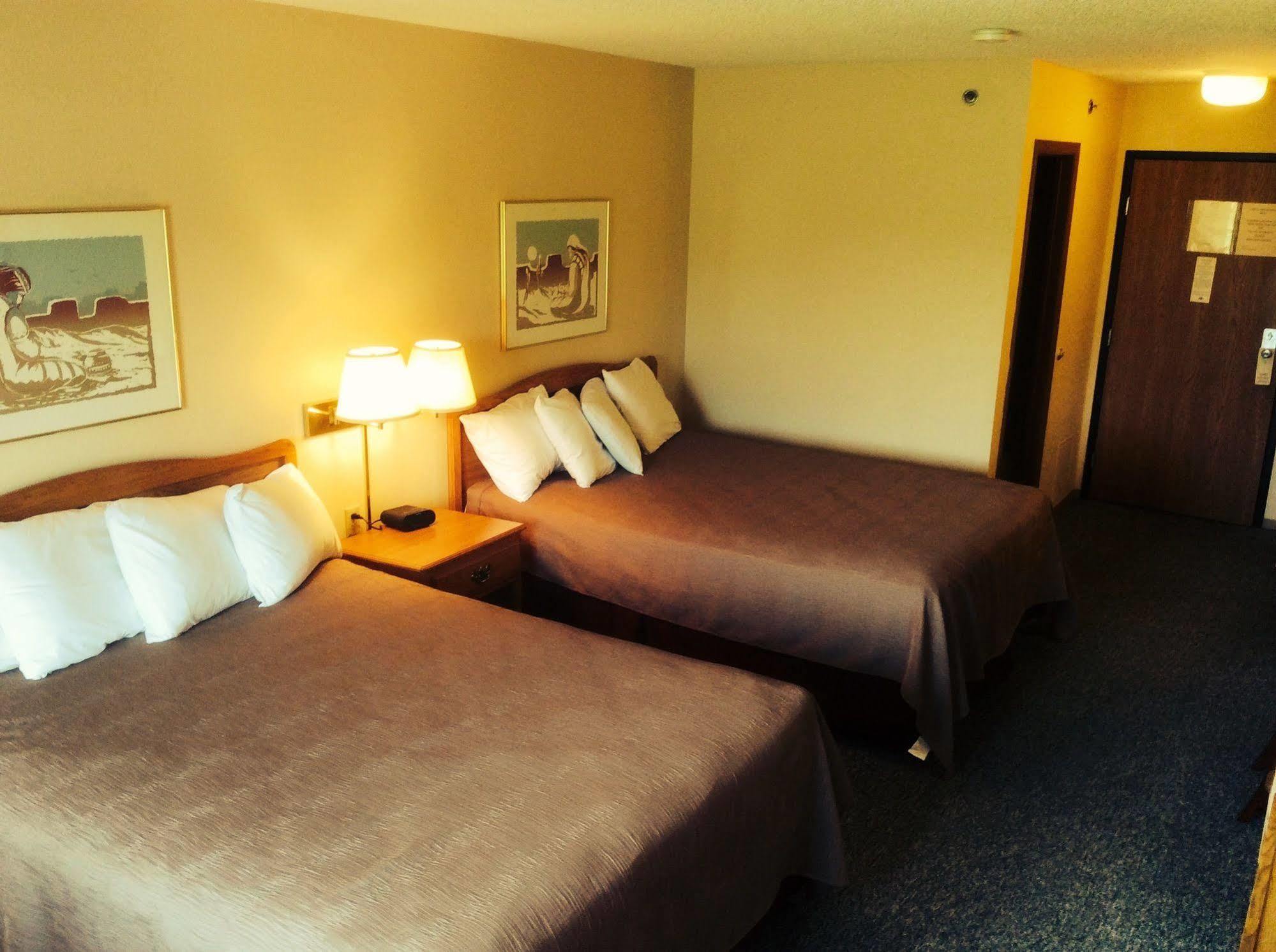 Forty Club Inn Deerwood Extérieur photo